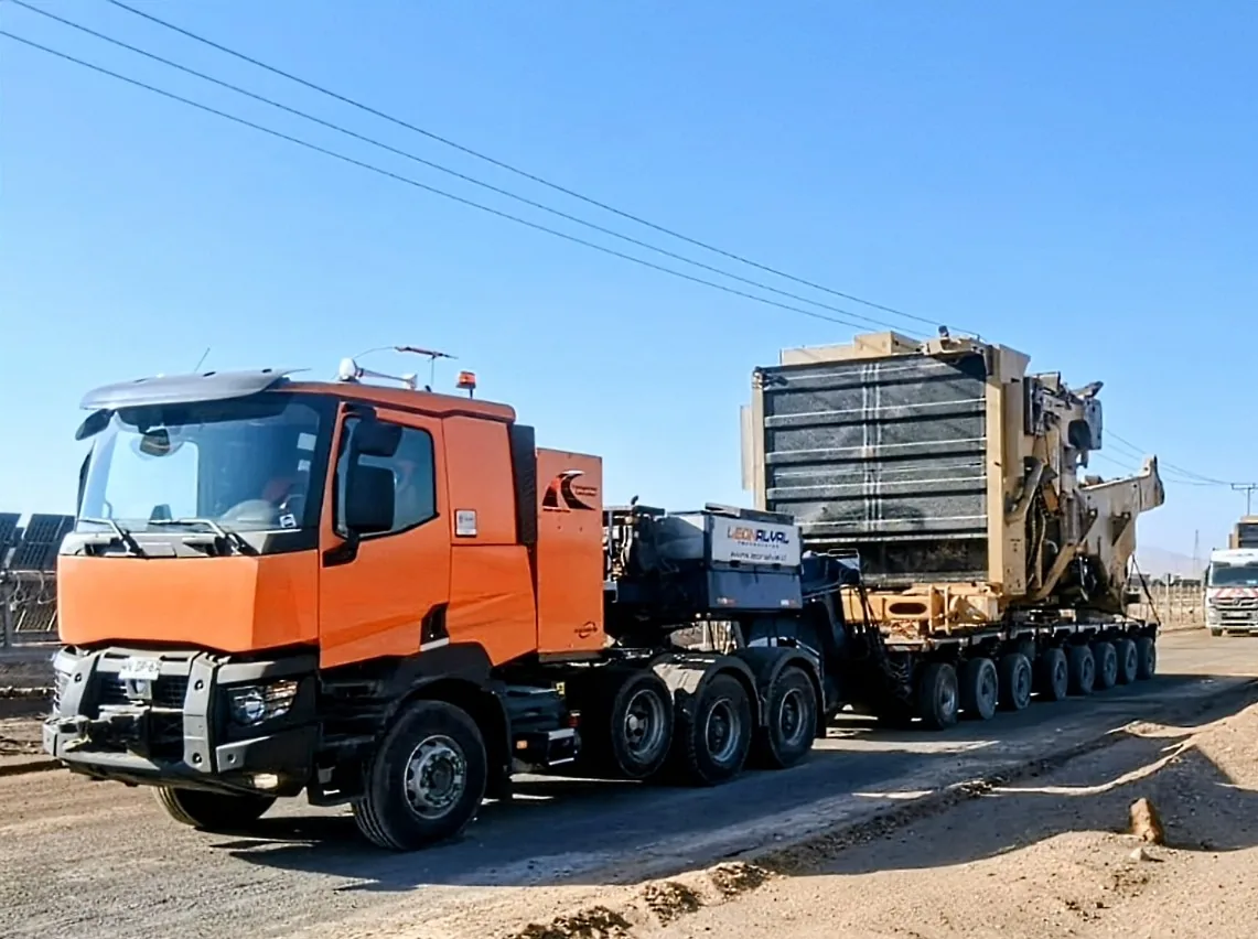 Transporte de carga sobredimensionada de Transportes Leonalval